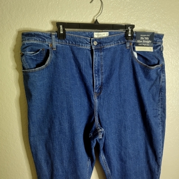 NWT Abercrombie and Fitch the 90s slim straight ultra high rise jeans SZ 36/ 22 - Picture 7 of 7